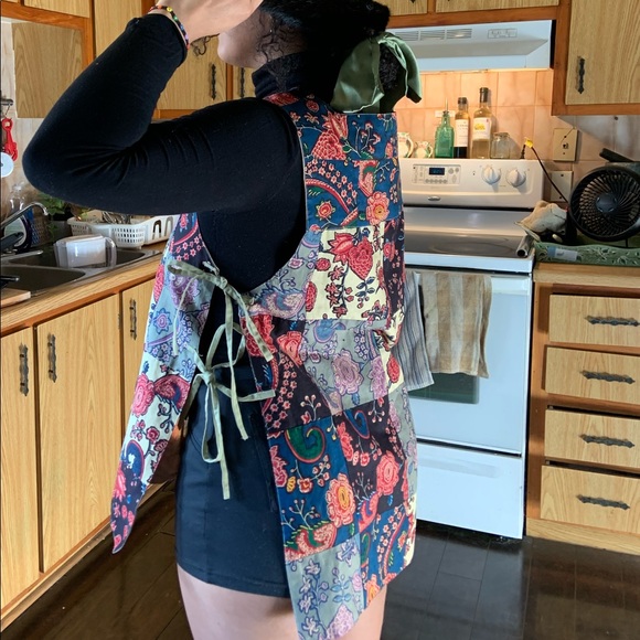 Handmade patchwork smock / apron - Picture 3 of 3